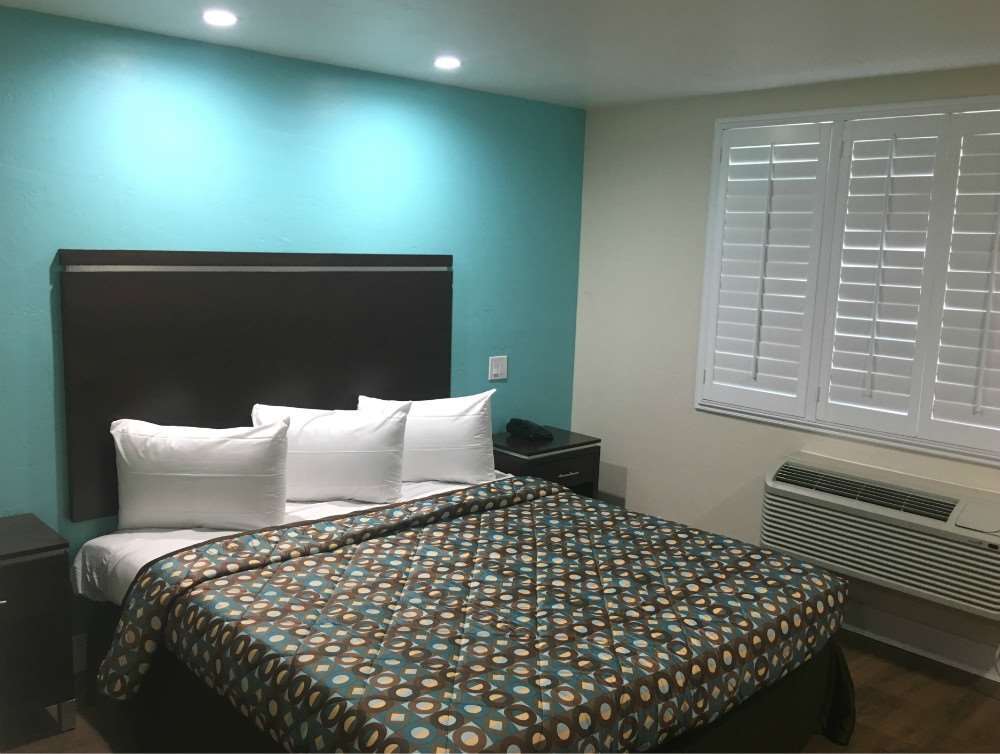 Vagabond Inn Executive - Bakersfield Downtowner 客房 照片